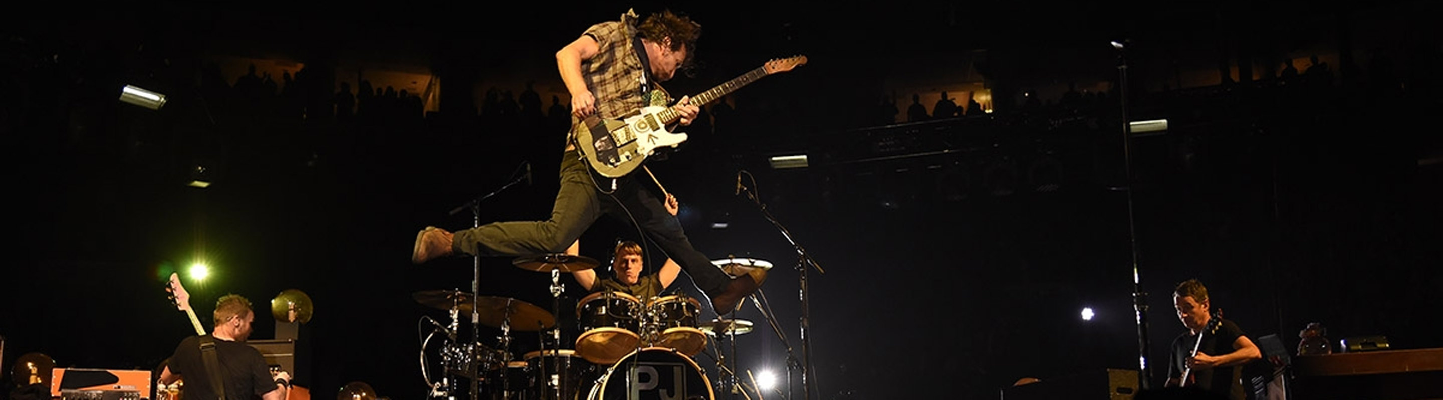 Pearl Jam Setlist at on